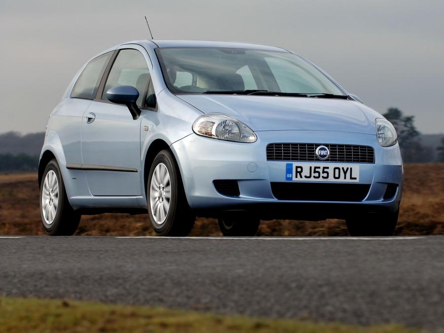  Fiat Grande Punto 3-Door 2006 года  (UK) (фото 16 из 16)